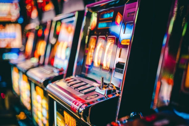 Platform mantis88 menampilkan kategori sportsbook, casino, slot, dan esports di antarmuka mobile